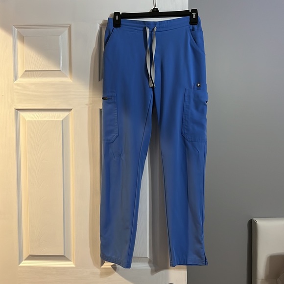 Figs Cecil Blue One pocket top and straight leg scrub bottoms - Picture 2 of 2